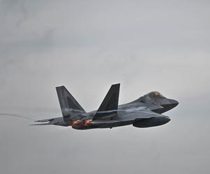 Łódzkie. Już 12 myśliwców F-22 Raptor stacjonuje w Łasku!