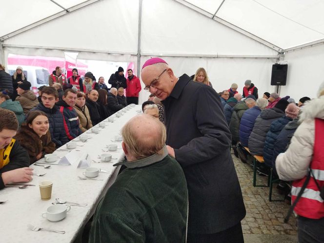 Ubodzy spotkali się na wspólnej modlitwie i posiłku