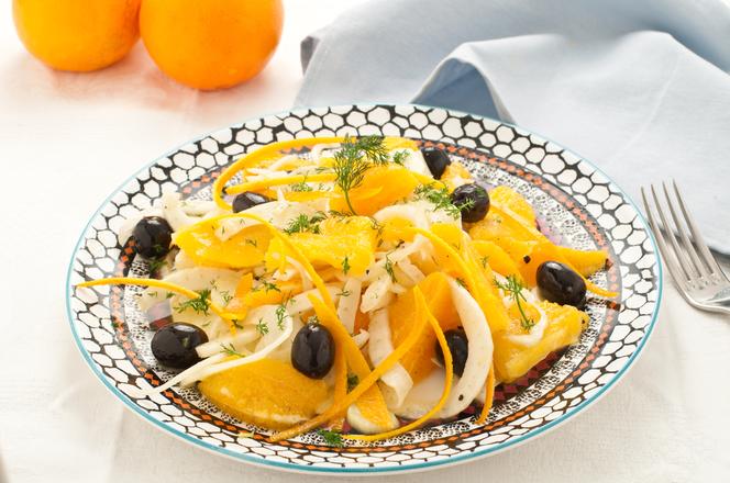 Sycylijska sałatka z kopru włoskiego i pomarańczy - wykwintna i łatwa do przygotowania