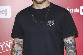 Gwiazdy w odważnych kreacjach na ramówce TVP. Mucha kusiła dekoltem, Sosna zagrała nogą, ale spójrzcie tylko na Burzyńską! 