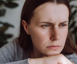 Hormon stresu podstępnie niszczy organizm. Jak sobie poradzić z wysokim kortyzolem? 