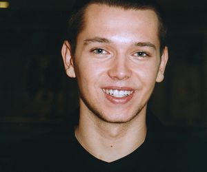 Tak wygląda Gabriel Fleszar. Zupełnie się nie zmienił!