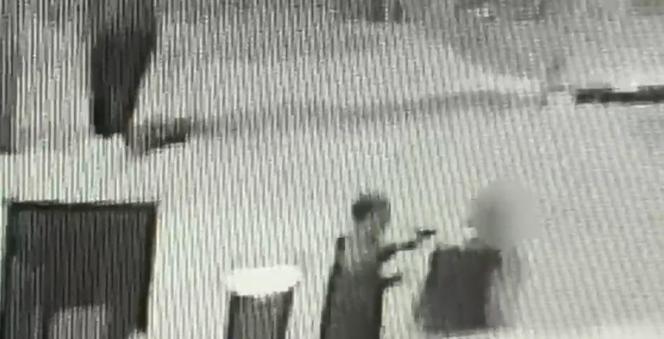 Wstrząsający napad na nowej kładce w Warszawie. Strzelił z pistoletu prosto w twarz