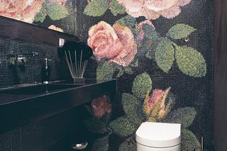 Murale i mozaiki wielkoformatowe na ścianie w łazience