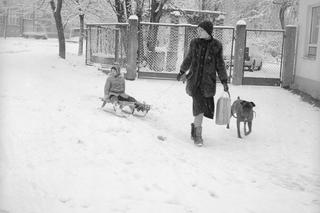 Kiedyś to było! Zaśnieżona Warszawa w PRL-u, teraz takiej zimy już nie ma... Pamiętacie?