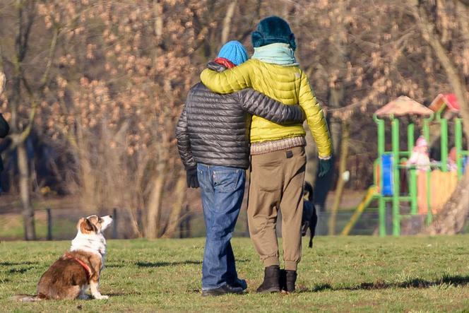 Agata Buzek i Jacek Braciak na bardzo romantycznym spacerze