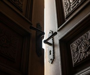 Włamanie do kościoła w Żorach. Co złodziej ukradł i wypił na miejscu przestępstwa?