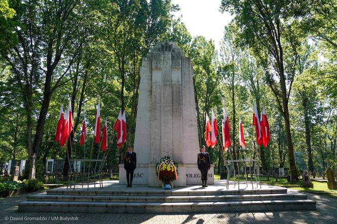 Obchody Święta Wojska Polskiego w Białymstoku. Zobacz jak mieszkańcy uczcili 15 sierpnia [ZDJĘCIA]