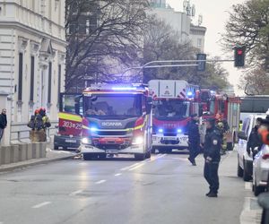 Zamknięta ulica w centrum Warszawy. Tajemnicze ćwiczenia, chodzi o ambasadę.