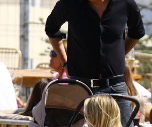 Krzysztof Ibisz je żonie z ręki