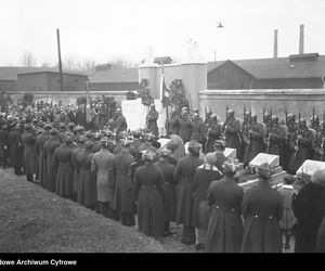 Dzień Wszystkich Świętych w Krakowie w latach 1925-1935