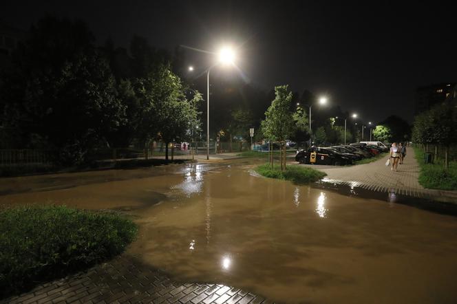 Awaria wodociągowa na Saskiej Kępie