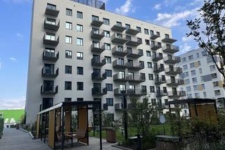 Nowe bloki z mieszkaniami na wynajem przy ul. Ostrobramskiej w Warszawie 