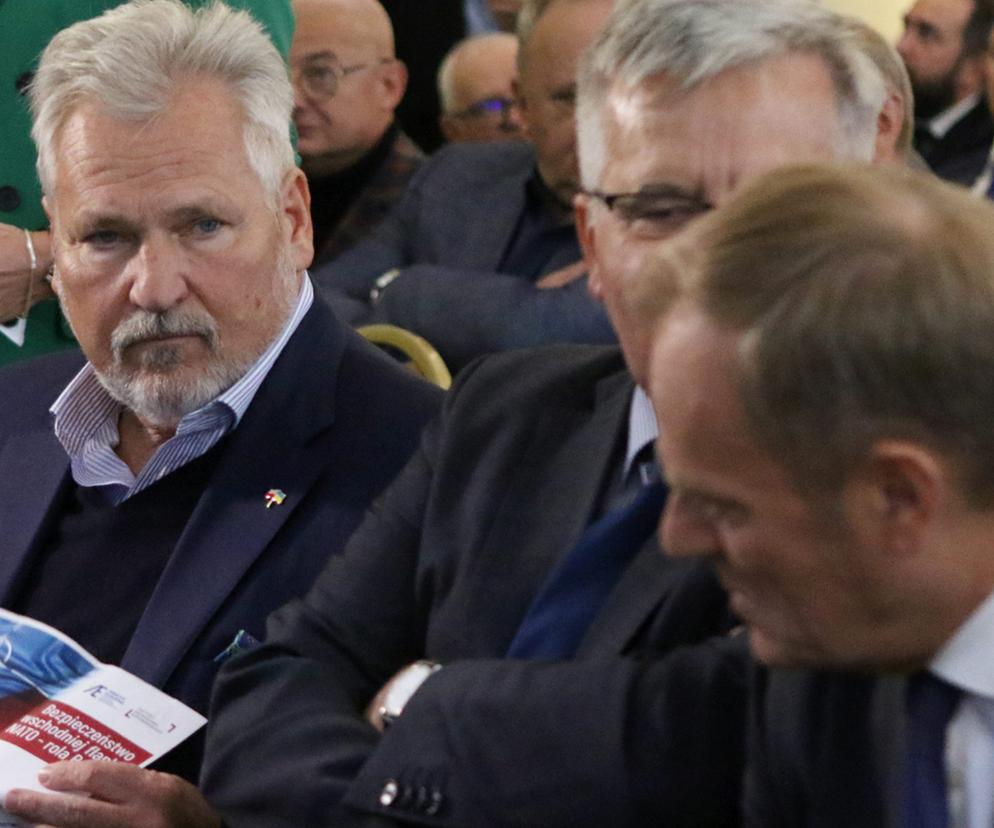  Kwaśniewski i Komorowski zwołali konferencję z liderami opozycji 