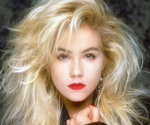 Christina Applegate przytyła 20 kg i porusza się o lasce. Choroba nie przeszkodziła jej w pracy nad serialem