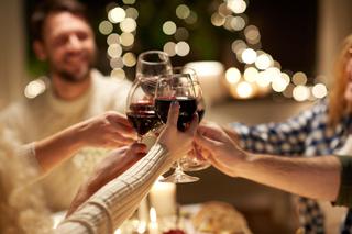 Alkohol na święta - jakie napoje alkoholowe i drinki podać do bożonarodzeniowych dań?