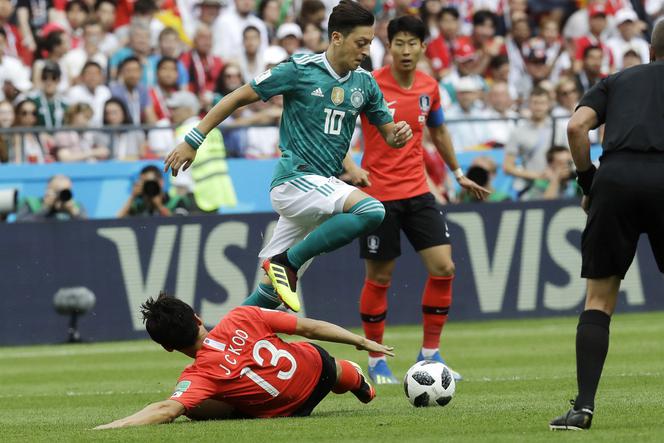 Grupa F: Mecz Korea Płd-Niemcy. Koo Ja-cheol i Mesut Ozil