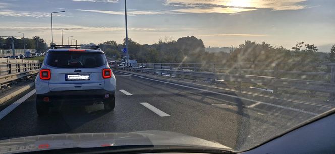 Policjanci z Torunia przeprowadzili akcję pt. "Trzeźwy poranek". Korki w mieście