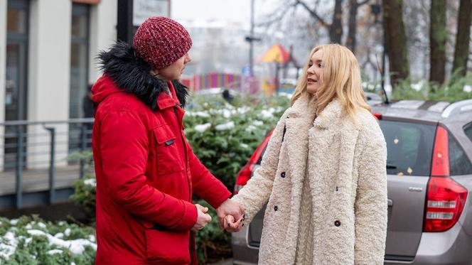 Barwy szczęścia, odc. 2983: Bruno (Lesław Żurek), Karolina (Marta Dąbrowska)