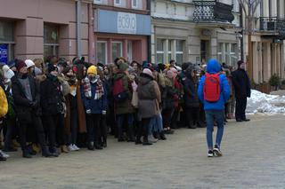 Lublin: Flaga miasta opuszczona do połowy masztu. W południe wybrzmiała „Cisza”