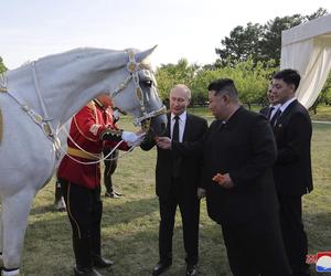 To ona zastąpi Kim Dzong Una! 10-latka uczy się bycia dyktatorem