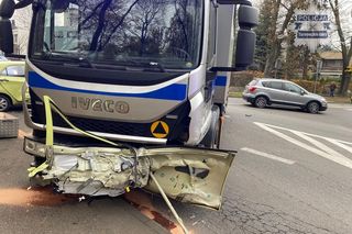 Zderzenie więziennej karetki z samochodem osobowym w Tarnowskich Górach