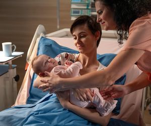 	Na dobre i na złe ostatni odcinek 959 finał sezonu. Blanka (Pola Gonciarz), jej córka Nina (Oliwier Trafny), pielęgniarka Asia (Joanna Pach-Żbikowska)