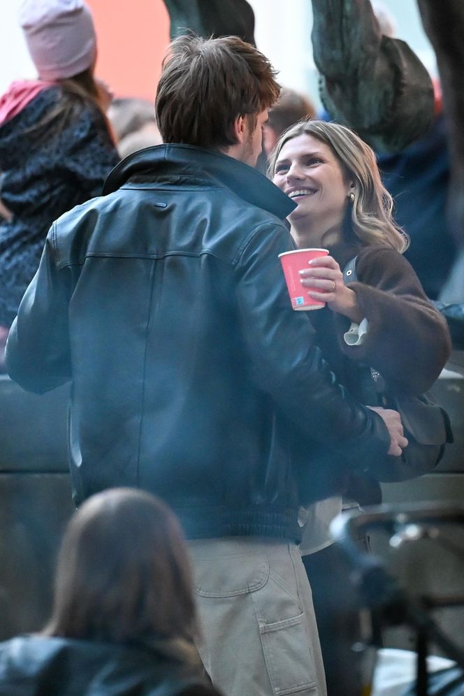 Maciej Musiał całował ukochaną na balkonie