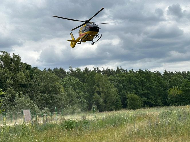 Dramat na Bielanach. Nastolatek wywrócił się na rowerze. W akcji śmigłowiec LPR