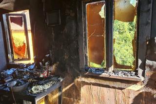 Potworny pożar w Łosicach. Ogień uwięził w domu matkę i córkę