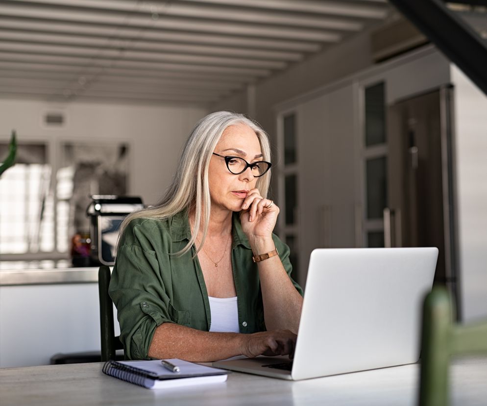 Internet lekiem na demencję? Zmniejsza ryzyko aż o 50 proc.