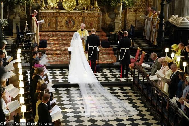 SUKNIA ŚLUBNA MEGHAN MARKLE - ŚLUB Z KSIĘCIEM HARRYM.