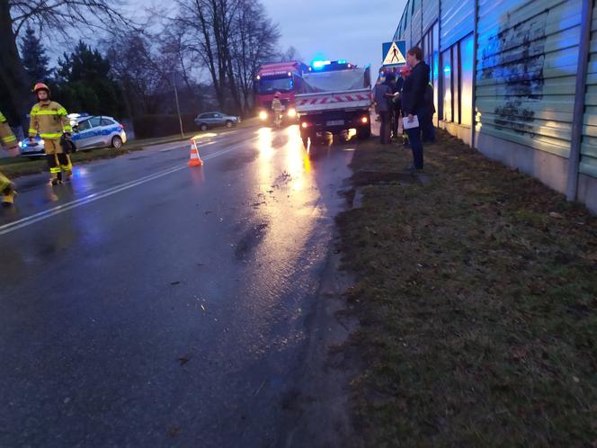 Karambol w Dąbrowie Górniczej. Zderzyło się 5 samochodów, dostawczak i autobus