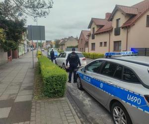 Pijana wrocławianka zatrzymana po pościgu w Rawiczu. Zamknęła się w aucie i zmusiła policjantów do wybicia szyby