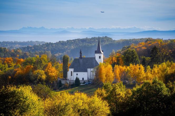 Największa wieś w Małopolsce leży w malowniczym miejscu. Ma więcej mieszkańców, niż niejedno miasto 