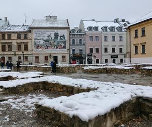 Pierwszy śnieg w tym sezonie! Lublin jest ukryty pod zimową pierzynką 