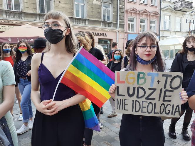 "Jesteśmy ludźmi, nie ideologią" - tak środowiska LGBT manifestowały wczoraj w Lublinie