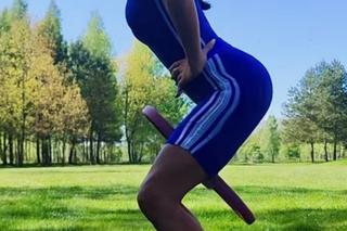 Justyna Steczkowska modeluje pupę prądem