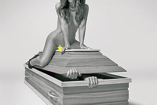 Cycki i pośladki na trumnach zmarłych! Czy śmierć jest sexy?