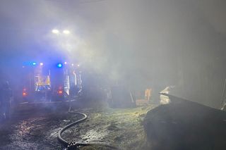 Duży pożar na terenie gospodarstwa w Zaborówcu koło Leszna