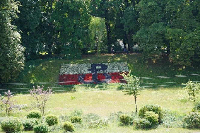 Pomnik Bohaterów Warszawy znany jako pomnik warszawskiej Nike