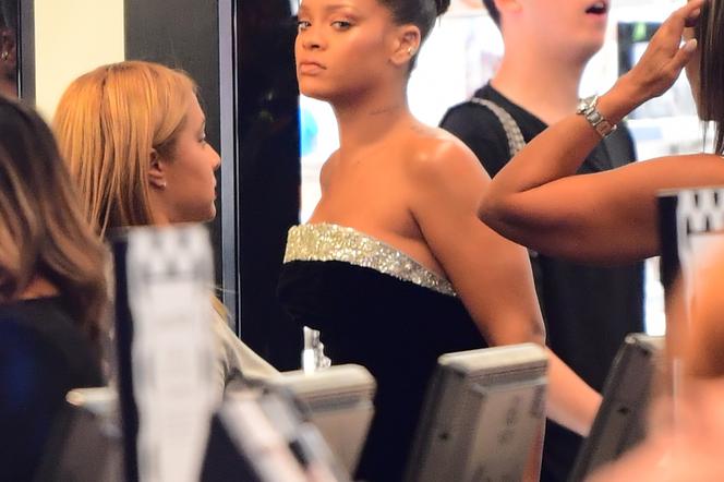 Rihanna na pokazie Fenty Beauty Makeup Line
