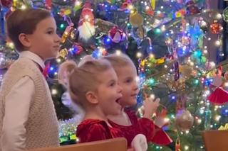 M jak miłość odcinek specjalny świąteczny. Misiek (Aleksander Bożyk),bliźniaczki Emilka i Zuzia (Julia,Marcelina Kempka)