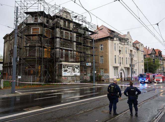 Kamienica w Poznaniu może się zawalić w każdej chwili. Trzeba było ewakuować ludzi [ZDJĘCIA]