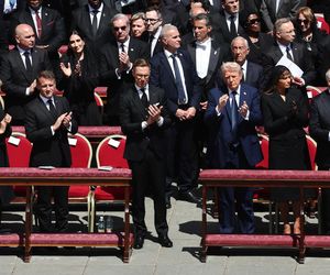 Trump powiedział to do Macrona na pogrzebie! Nie powinieneś tu być