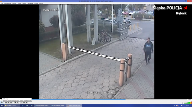 Rybnik: Ukradł rower, stojący na parkingu przed szkołą. Rozpoznajesz go? [ZDJĘCIA i WIDEO]
