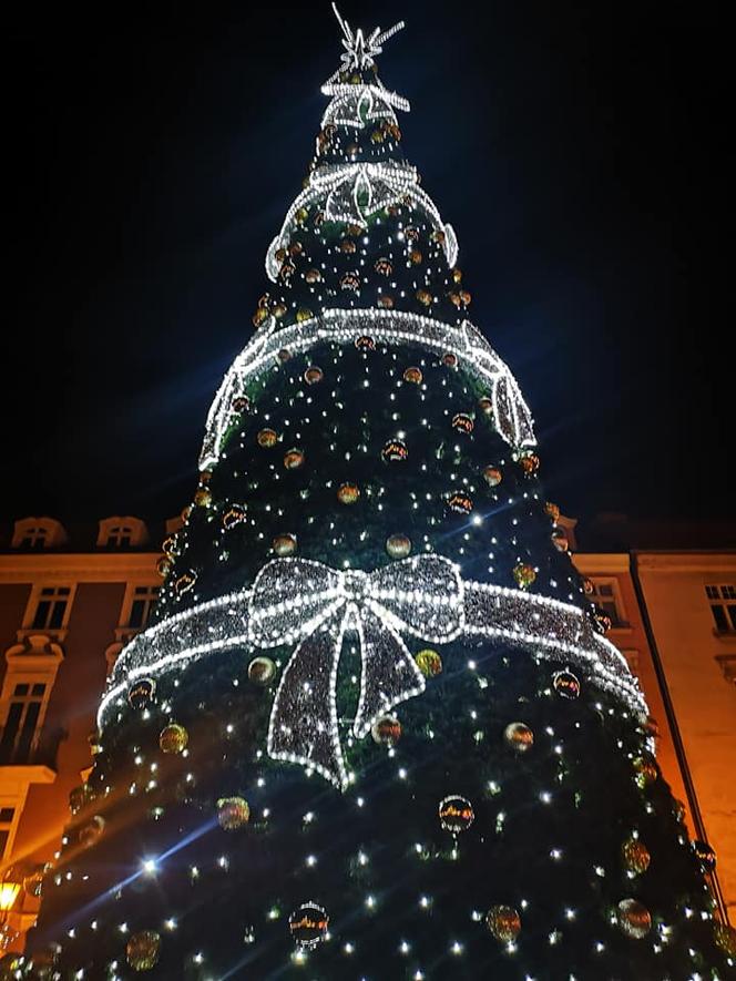 Świąteczne iluminacje rozświetliły Kalisz! To trzeba zobaczyć [ZDJĘCIA]