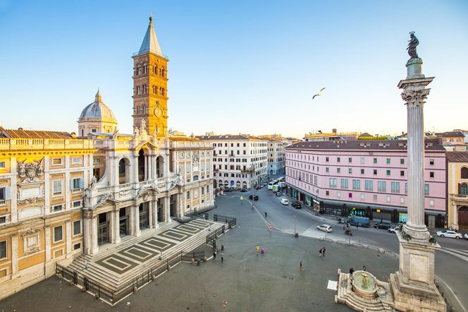 Santa Maria Maggiore w Rzymie. Od śnieżnej legendy po miejsce spoczynku papieża Franciszka. Co znajduje się w niezwykłej bazylice?