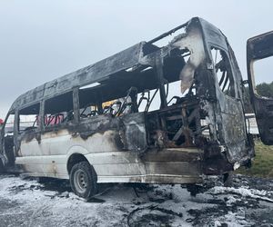 Bus spłonął na drodze pod Tarnowem. Jechało nim ponad 20 osób