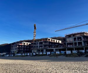 The Sea Resort w Międzyzdrojach. Budowa nie przy plaży, a na plaży. Takich inwestycji jest coraz więcej